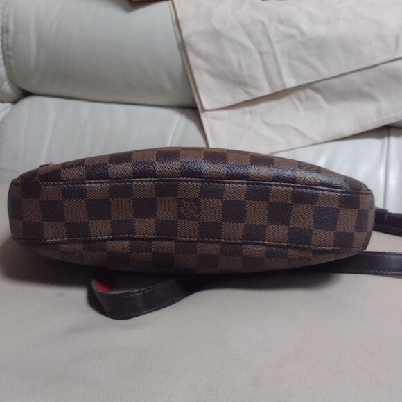 Beautiful Louis Vuitton South Bank Besace in de 🌹🌹 - Picture 7 of 15